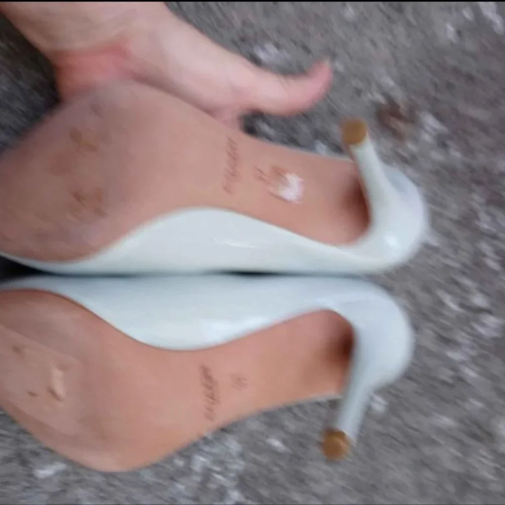 New with Box COACH Hallie Light Blue Patent Leather Heels Size 37/6.5